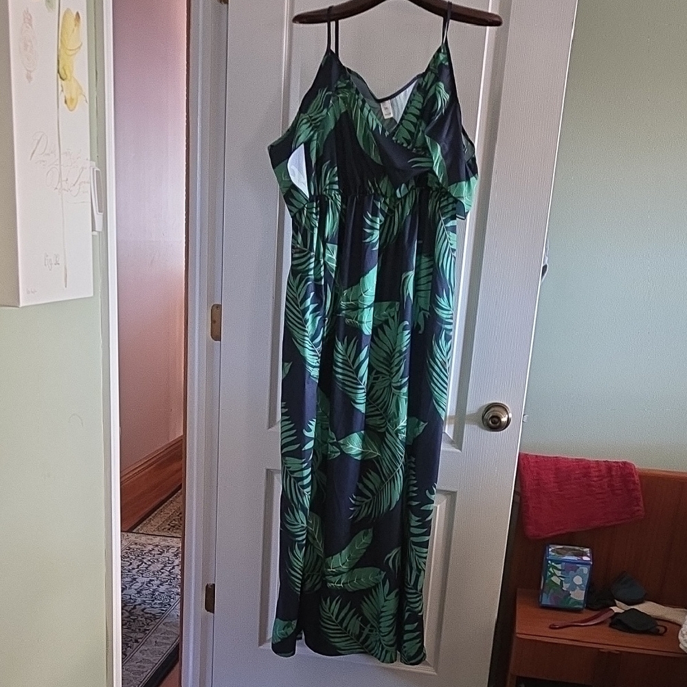 Tropical Leaf Print Maxi Dress